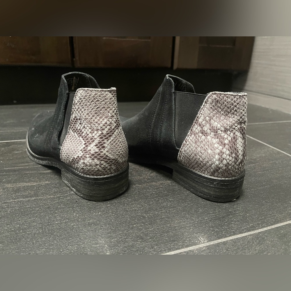 CLARKS Women's Black Suede Leather Ankle Short Boots Animal Print Size 7 - Picture 5 of 8